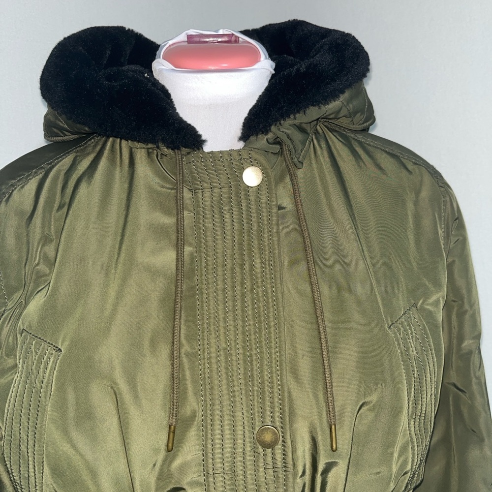 GAP Women's Utility Jacket in Olive Green - Picture 4 of 7